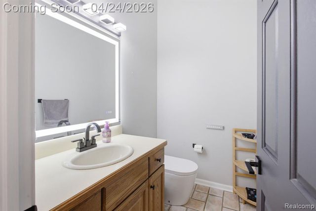 8488 Annette Avenue, Grosse Ile, MI 48138