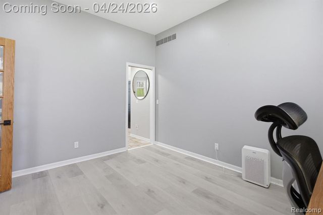 8488 Annette Avenue, Grosse Ile, MI 48138