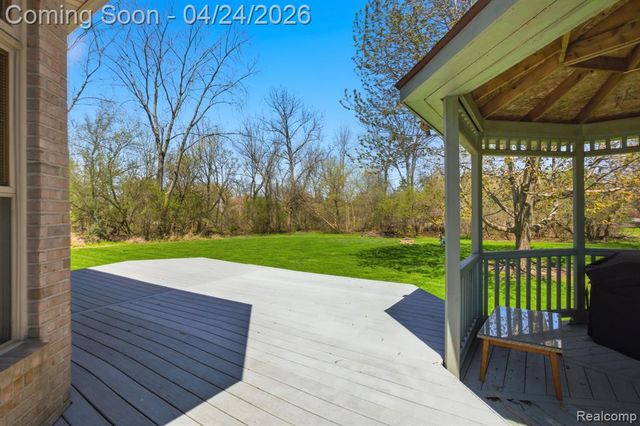 8488 Annette Avenue, Grosse Ile, MI 48138