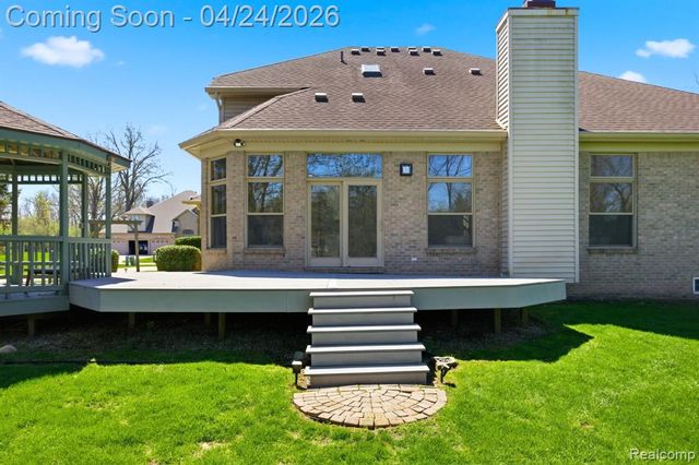 8488 Annette Avenue, Grosse Ile, MI 48138