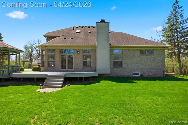 8488 Annette Avenue, Grosse Ile, MI 48138