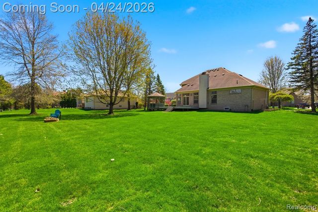 8488 Annette Avenue, Grosse Ile, MI 48138