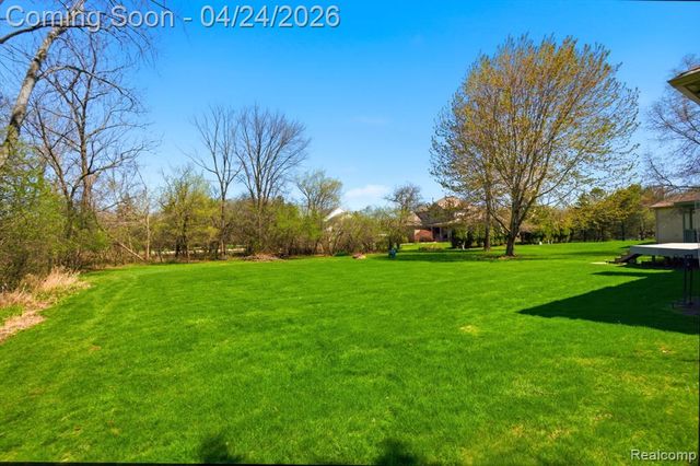 8488 Annette Avenue, Grosse Ile, MI 48138