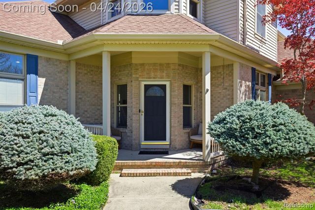 8488 Annette Avenue, Grosse Ile, MI 48138