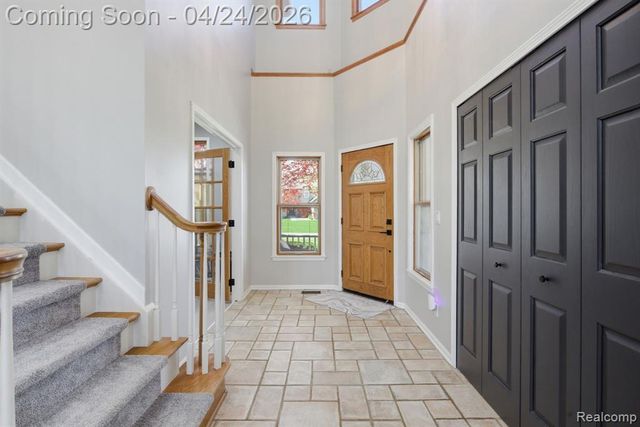 8488 Annette Avenue, Grosse Ile, MI 48138