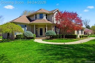 8488 Annette Avenue, Grosse Ile, MI 48138