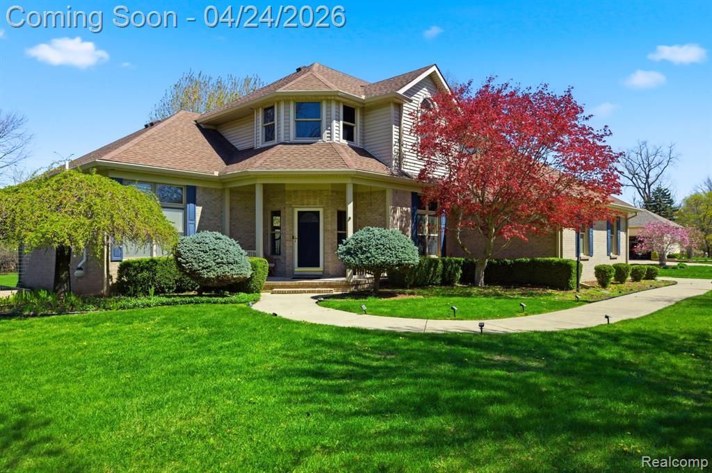 8488 Annette Avenue, Grosse Ile, MI 48138