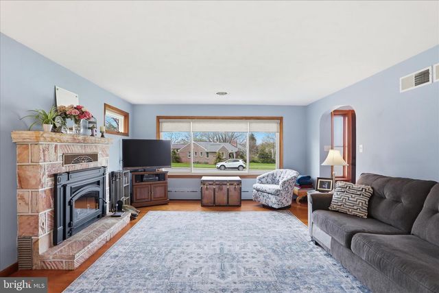 630 CHARLES ST, Shippensburg, PA 17257