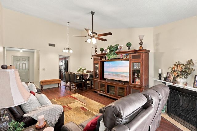 4631 N PINE HILLS ROAD 110, Orlando, FL 32808