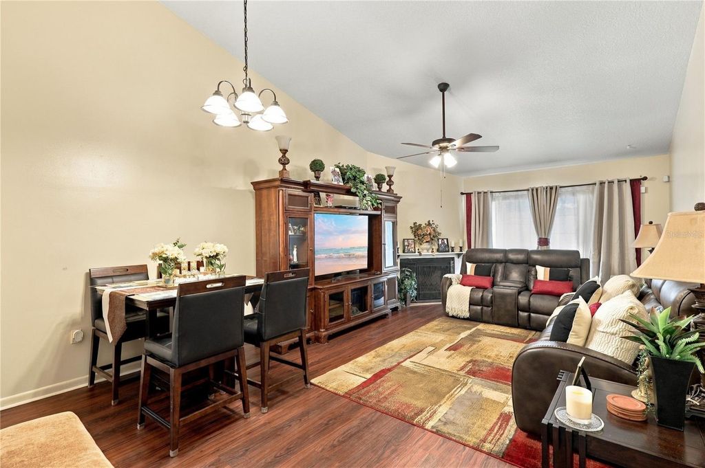 Image 17 of property listing at 4631 N PINE HILLS ROAD 110, Orlando, FL 32808
