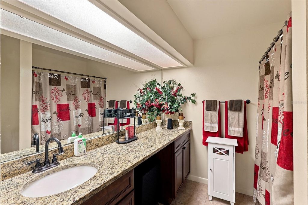 Image 30 of property listing at 4631 N PINE HILLS ROAD 110, Orlando, FL 32808