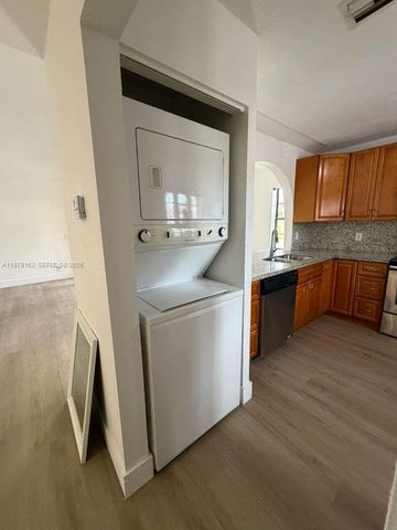 17298 NW 60th Ct, Hialeah, FL 33015