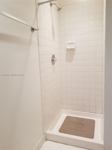 17298 NW 60th Ct, Hialeah, FL 33015