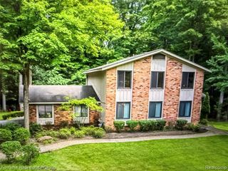 21542 Beauford Court, Farmington Hills, MI 48335