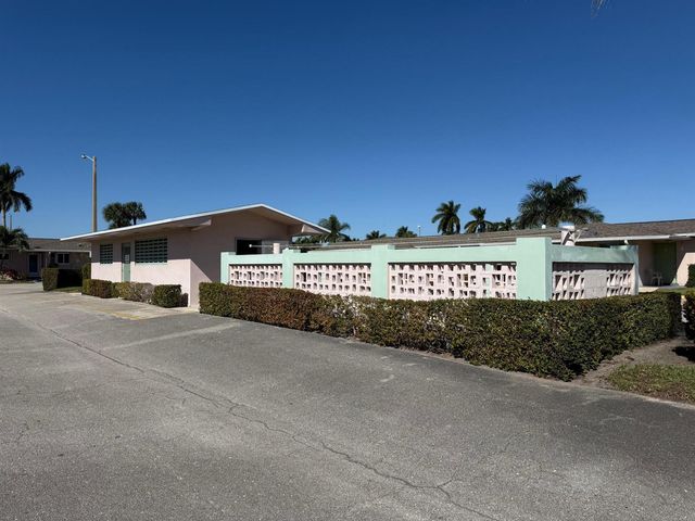 2688 Dudley Drive E B, West Palm Beach, FL 33415