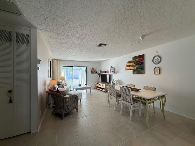 2688 Dudley Drive E B, West Palm Beach, FL 33415