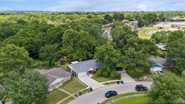 1605 S Pine Avenue, Broken Arrow, OK 74012