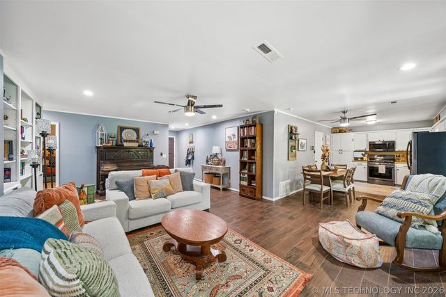 1605 S Pine Avenue, Broken Arrow, OK 74012
