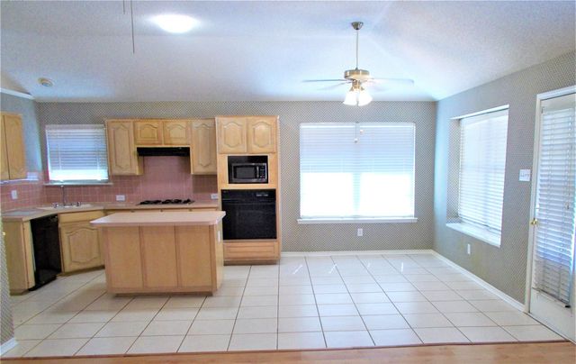 914 Heritage Parkway S, Allen, TX 75002