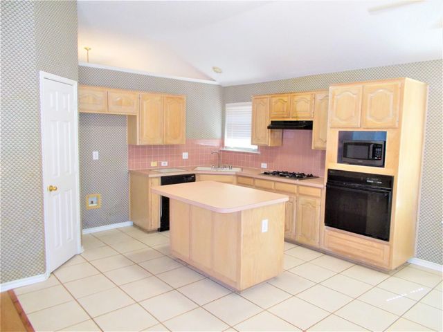 914 Heritage Parkway S, Allen, TX 75002