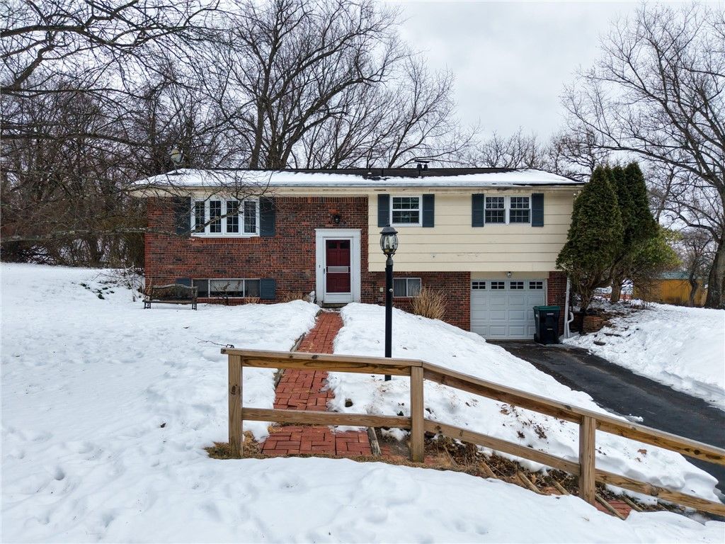 2962 Manorview Circle, Hampton, PA 15101