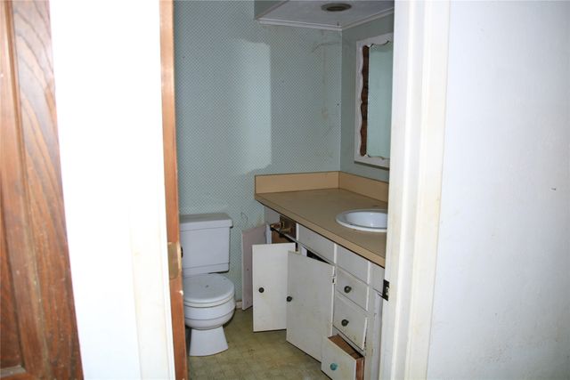 611 Cain Street, Lake Dallas, TX 75065