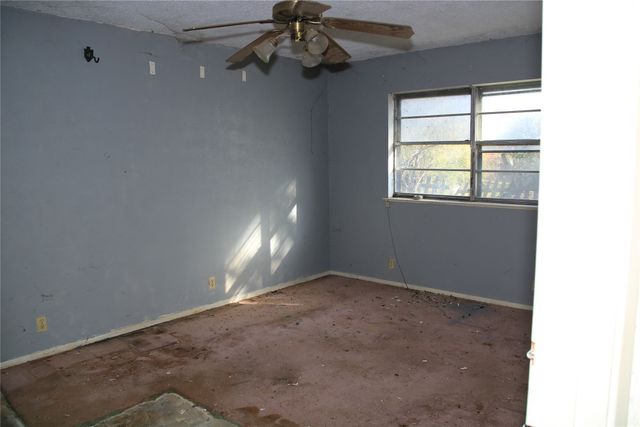 611 Cain Street, Lake Dallas, TX 75065