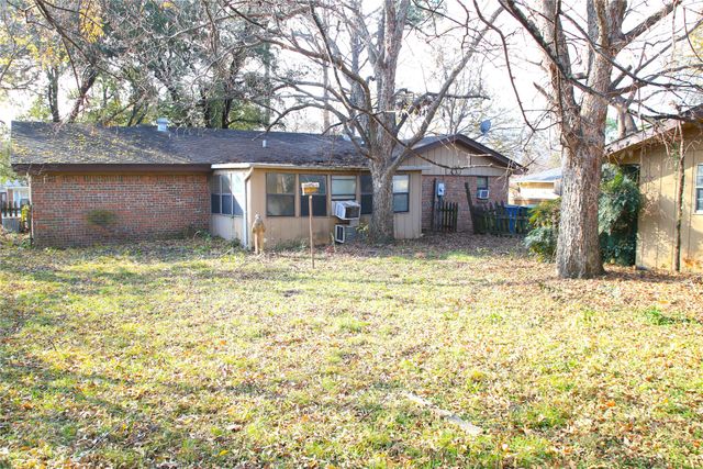 611 Cain Street, Lake Dallas, TX 75065