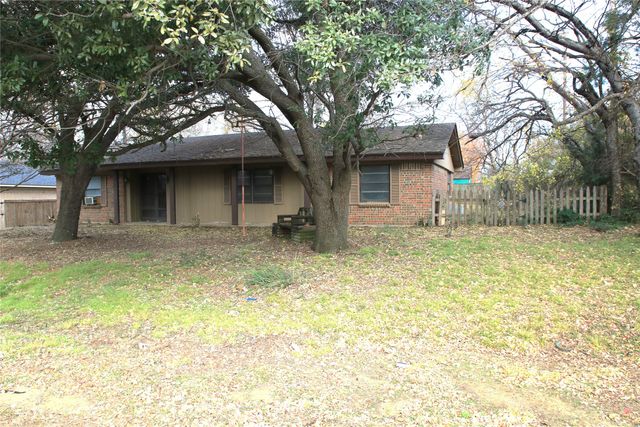 611 Cain Street, Lake Dallas, TX 75065