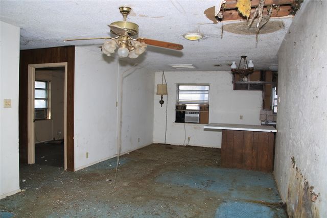 611 Cain Street, Lake Dallas, TX 75065