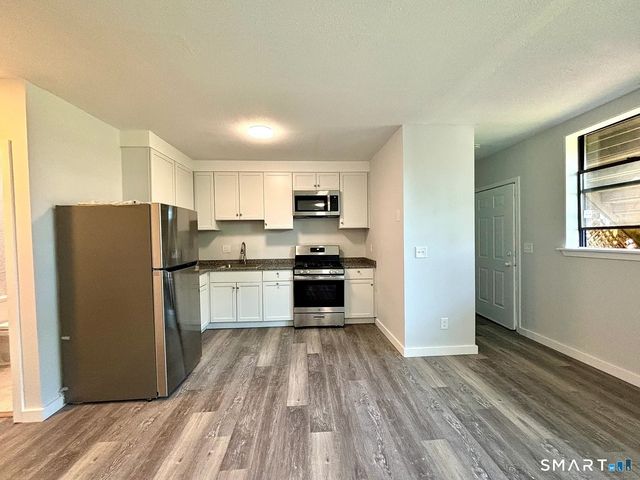 39 Elliott Street East B, Hartford, CT 06114