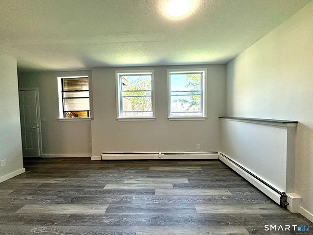 39 Elliott Street East B, Hartford, CT 06114