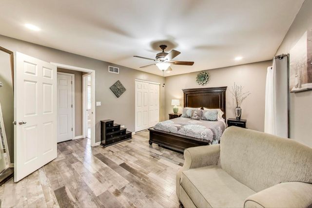 32362 N PINE Avenue, Grayslake, IL 60030