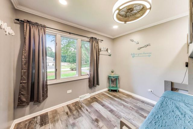 32362 N PINE Avenue, Grayslake, IL 60030