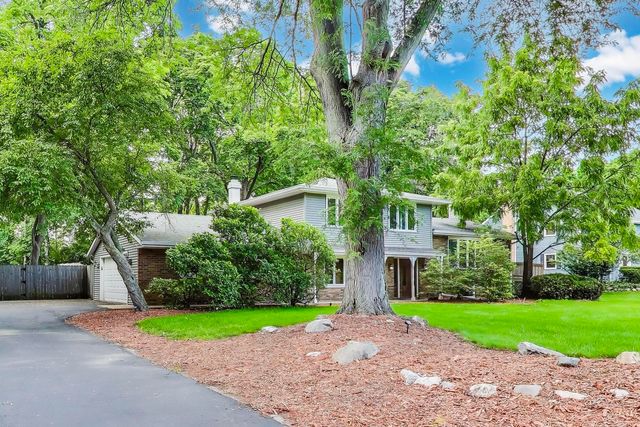 32362 N PINE Avenue, Grayslake, IL 60030