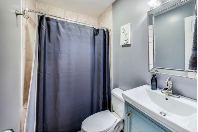 32362 N PINE Avenue, Grayslake, IL 60030