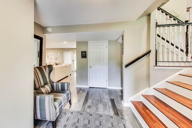 32362 N PINE Avenue, Grayslake, IL 60030