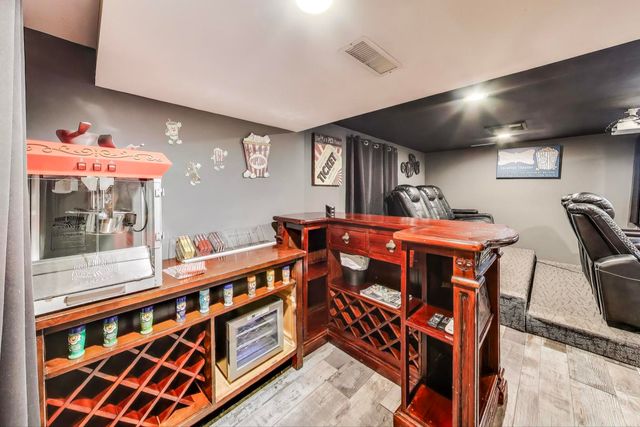 32362 N PINE Avenue, Grayslake, IL 60030