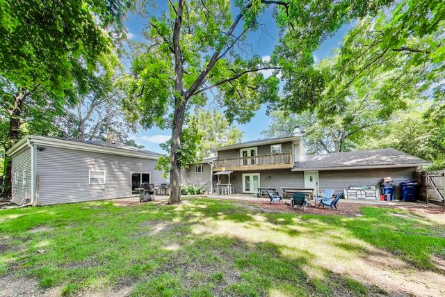 32362 N PINE Avenue, Grayslake, IL 60030