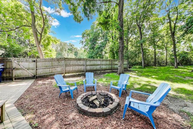 32362 N PINE Avenue, Grayslake, IL 60030