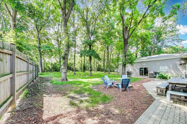 32362 N PINE Avenue, Grayslake, IL 60030