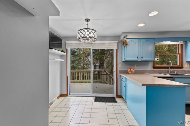 3195 Fields End Drive, Lysander, NY 13027