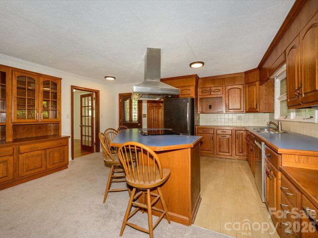 688 Grandview Drive NE, Concord, NC 28025