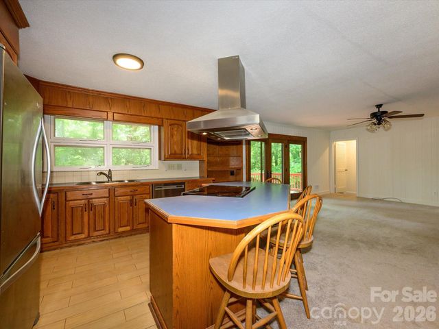 688 Grandview Drive NE, Concord, NC 28025