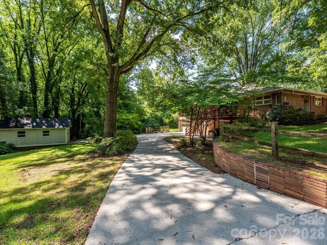 688 Grandview Drive NE, Concord, NC 28025