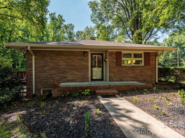 688 Grandview Drive NE, Concord, NC 28025