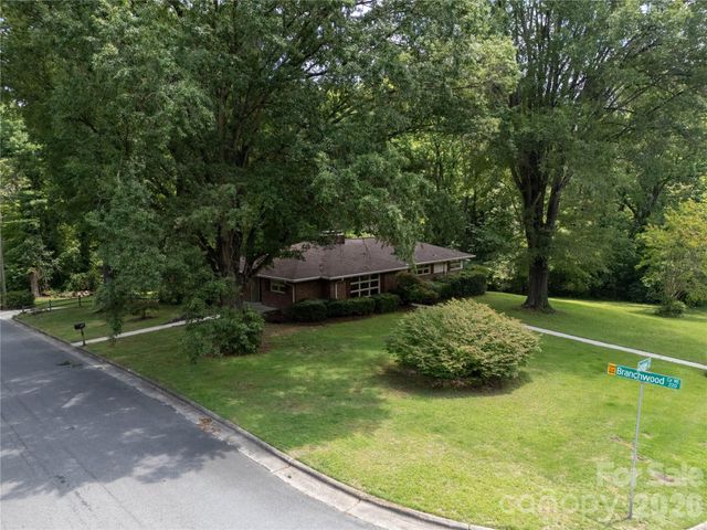 688 Grandview Drive NE, Concord, NC 28025