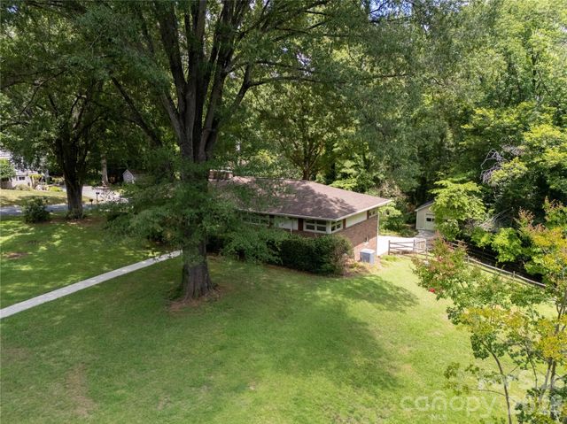 688 Grandview Drive NE, Concord, NC 28025