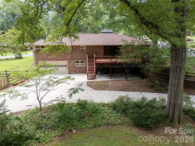 688 Grandview Drive NE, Concord, NC 28025