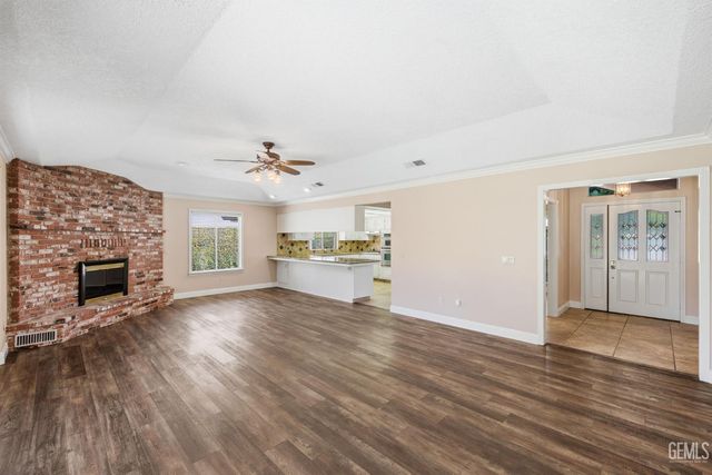 6907 Eloy Avenue, Bakersfield, CA 93308